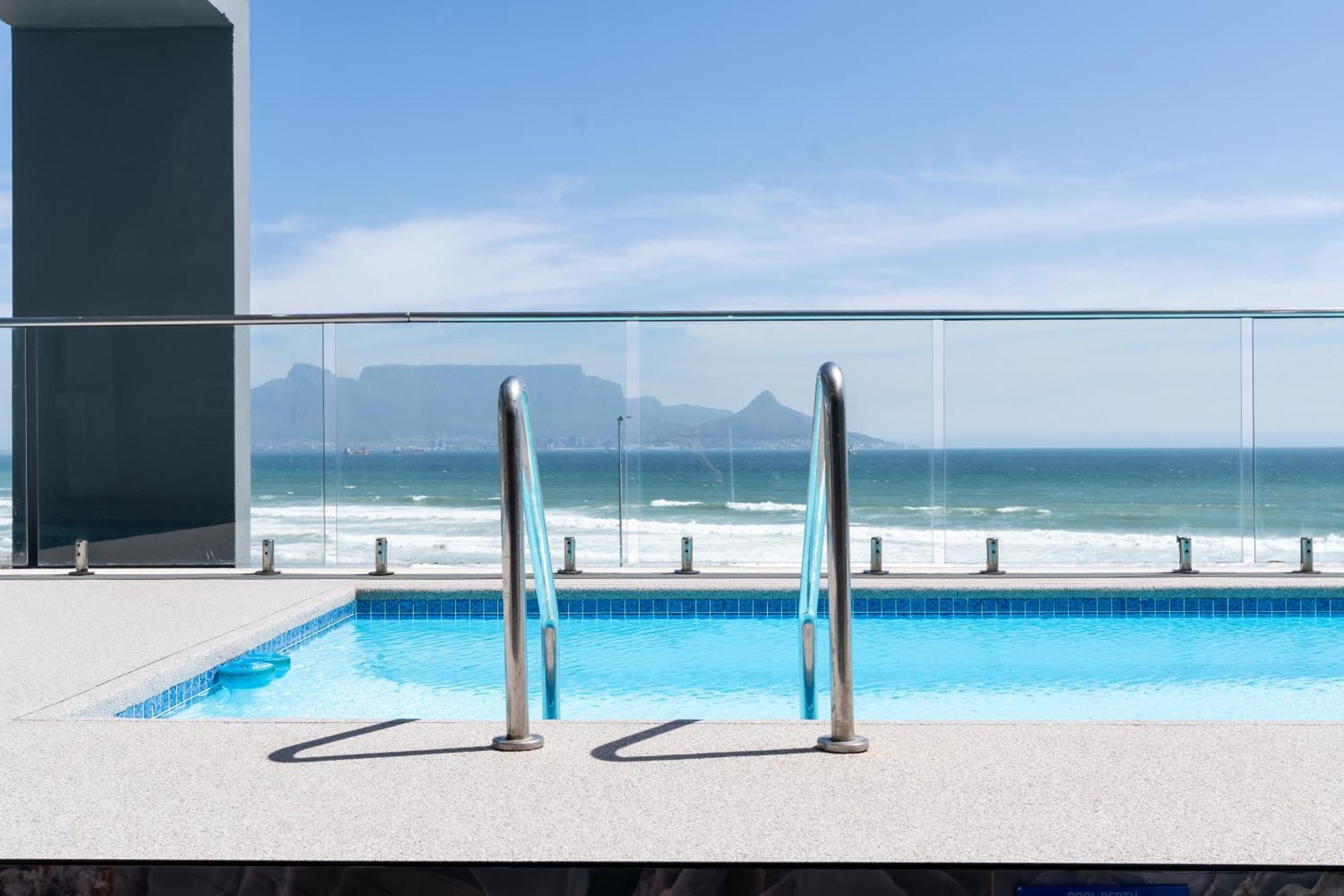 Blaauwberg Beach Hotel Bloubergstrand Luaran gambar